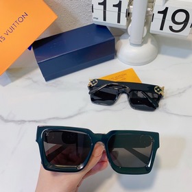 LOUIS VUITTON Модель： Z1491 Размер： 58х18-1451