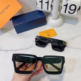 LOUIS VUITTON Модель： Z1491 Размер： 58х18-1451