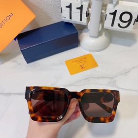 LOUIS VUITTON Модель： Z1491 Размер： 58х18-1451