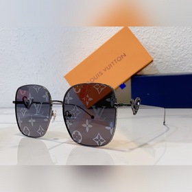 LOUIS VUITTON Модель： Z1880U Размер： 60 x 17 x 145