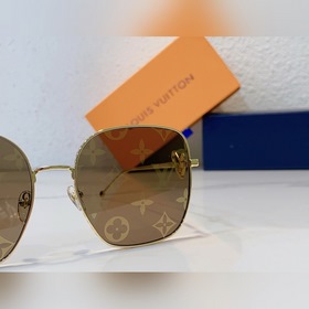 LOUIS VUITTON Модель： Z1880U Размер： 60 x 17 x 145
