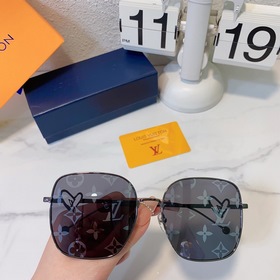 LOUIS VUITTON Модель： Z1880U Размер： 60 x 17 x 145