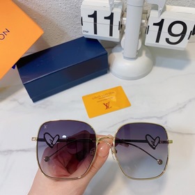 LOUIS VUITTON Модель： Z1880U Размер： 60 x 17 x 145