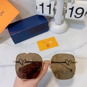 LOUIS VUITTON Модель： Z1880U Размер： 60 x 17 x 145