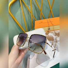 LOUIS VUITTON Модель Z00026, Размер： 61 x 18146