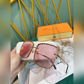 LOUIS VUITTON Модель Z00026, Размер： 61 x 18146
