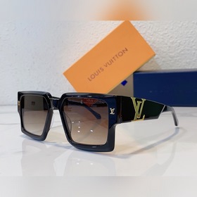 Louis Vuitton.  Модель： Z2209E. Размеры： 55-19-140.