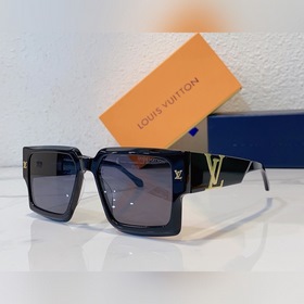 Louis Vuitton.  Модель： Z2209E. Размеры： 55-19-140.