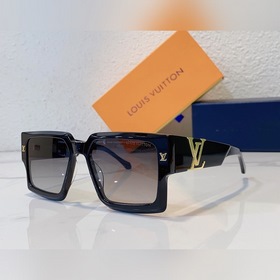 Louis Vuitton.  Модель： Z2209E. Размеры： 55-19-140.