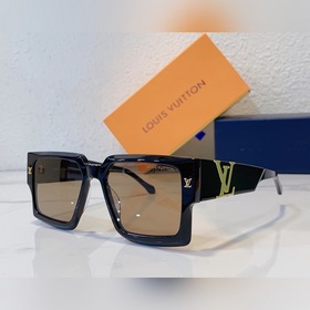 Louis Vuitton.  Модель： Z2209E. Размеры： 55-19-140.