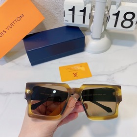 Louis Vuitton.  Модель： Z2209E. Размеры： 55-19-140.