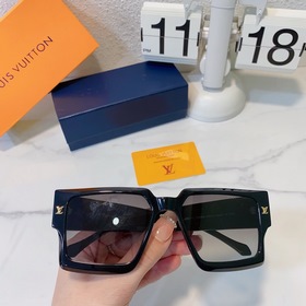 Louis Vuitton.  Модель： Z2209E. Размеры： 55-19-140.