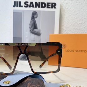 LOUIS VUITTON Модель： Z9806 Размер： 61 x 15 x 140