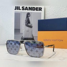 LOUIS VUITTON Модель： Z1205 Размер： 61х14-140