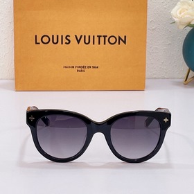1Z1528W Черный LOUIS VUITTON -