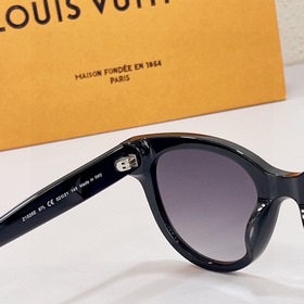 1Z1528W Черный LOUIS VUITTON -
