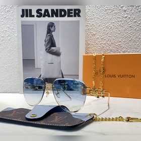 LOUIS VUITTON Z1628U Размер： 67 x 16 x 40