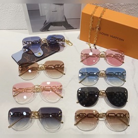 LOUIS VUITTON Z1628U Размер： 67 x 16 x 40