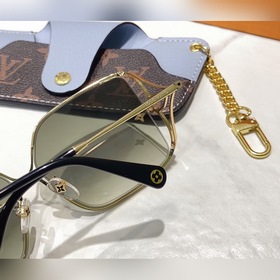 Новые товары доступны на официальном сайте LOUIS VUITTON  Модель