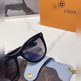 Новая модель на официальном сайте LOUIS VUITTON Модель： Z1657E 