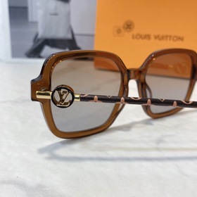 LOUIS VUITTON Модель： Z1866E Размер： 66 x 20 x 145