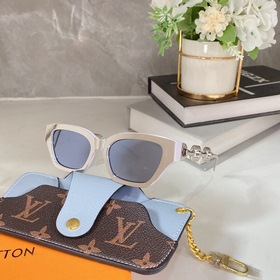 Новые цвета LOUIS VUITTON Модель： Z1474 Размер： 54 x 19 x 145