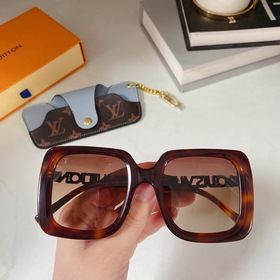 LOUIS VUITTON Модель： Z869 Размер： 46х28-145