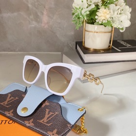 LOUIS VUITTON Z1631 Размеры： 51-21-140