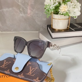 LOUIS VUITTON Z1631 Размеры： 51-21-140