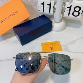 LOUIS VUITTON  Модель： Z1862U  Размер： 60 x 17 x 145