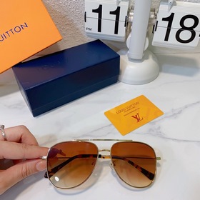 LOUIS VUITTON  Модель： Z1861U  Размер： 60 x 16 x 145