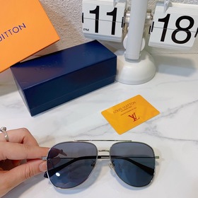 LOUIS VUITTON  Модель： Z1861U  Размер： 60 x 16 x 145