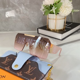 LOUIS VUITTON Модель： Z1253W Размер： 62 x 15 x 140
