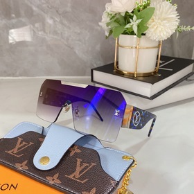 LOUIS VUITTON Модель： Z1253W Размер： 62 x 15 x 140