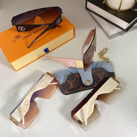 LOUIS VUITTON Модель： Z1253W Размер： 62 x 15 x 140