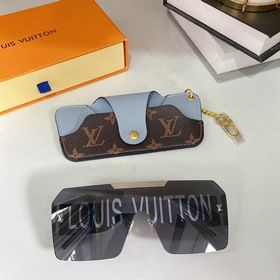 LOUIS VUITTON Модель： Z1253W Размер： 62 x 15 x 140