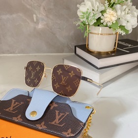 LOUIS VUITTON Модель： Z1421 Размер： 56х17х140