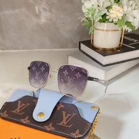 LOUIS VUITTON Модель： Z1421 Размер： 56х17х140