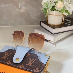 LOUIS VUITTON Модель： Z1421 Размер： 56х17х140