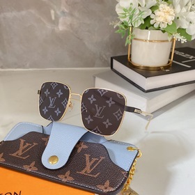 LOUIS VUITTON Модель： Z1421 Размер： 56х17х140