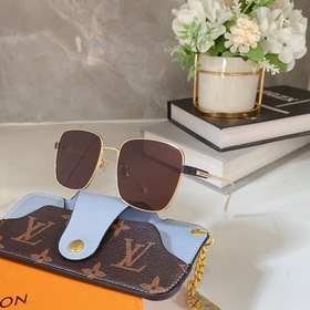LOUIS VUITTON Модель： Z1421 Размер： 56х17х140