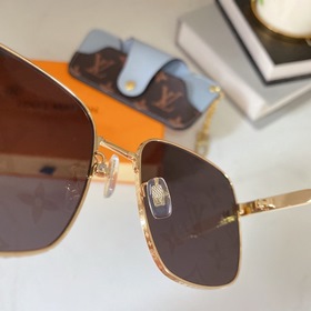 LOUIS VUITTON Модель： Z1421 Размер： 56х17х140