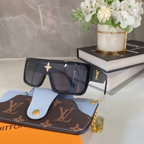 LOUIS VUITTON Модель： Z1319U Размер： 51х24-145