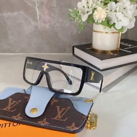 LOUIS VUITTON Модель： Z1319U Размер： 51х24-145