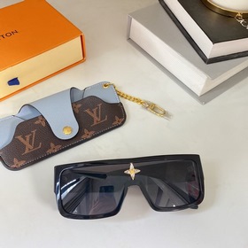LOUIS VUITTON Модель： Z1319U Размер： 51х24-145