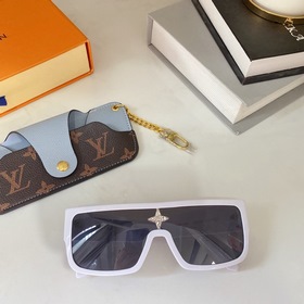 LOUIS VUITTON Модель： Z1319U Размер： 51х24-145