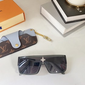 LOUIS VUITTON Модель： Z1319U Размер： 51х24-145