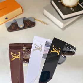 LOUIS VUITTON Модель： Z1319U Размер： 51х24-145