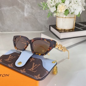 LOUIS VUITTON Модель： Z1473E Размер： 54 x 19 x 145