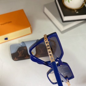 Louis Vuitton, модель LV9057 Размеры： 61-14-140